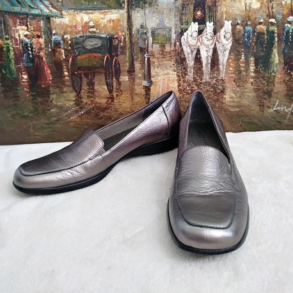 Trotters Jenn Shoes for Women. Walking woman shoes. Soft Shoes